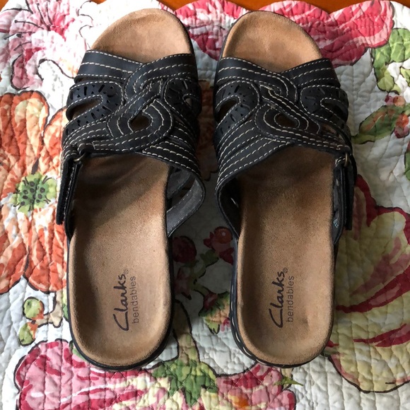 Clark’s black leather sandals - ladies size 7 1/2. - Picture 2 of 5